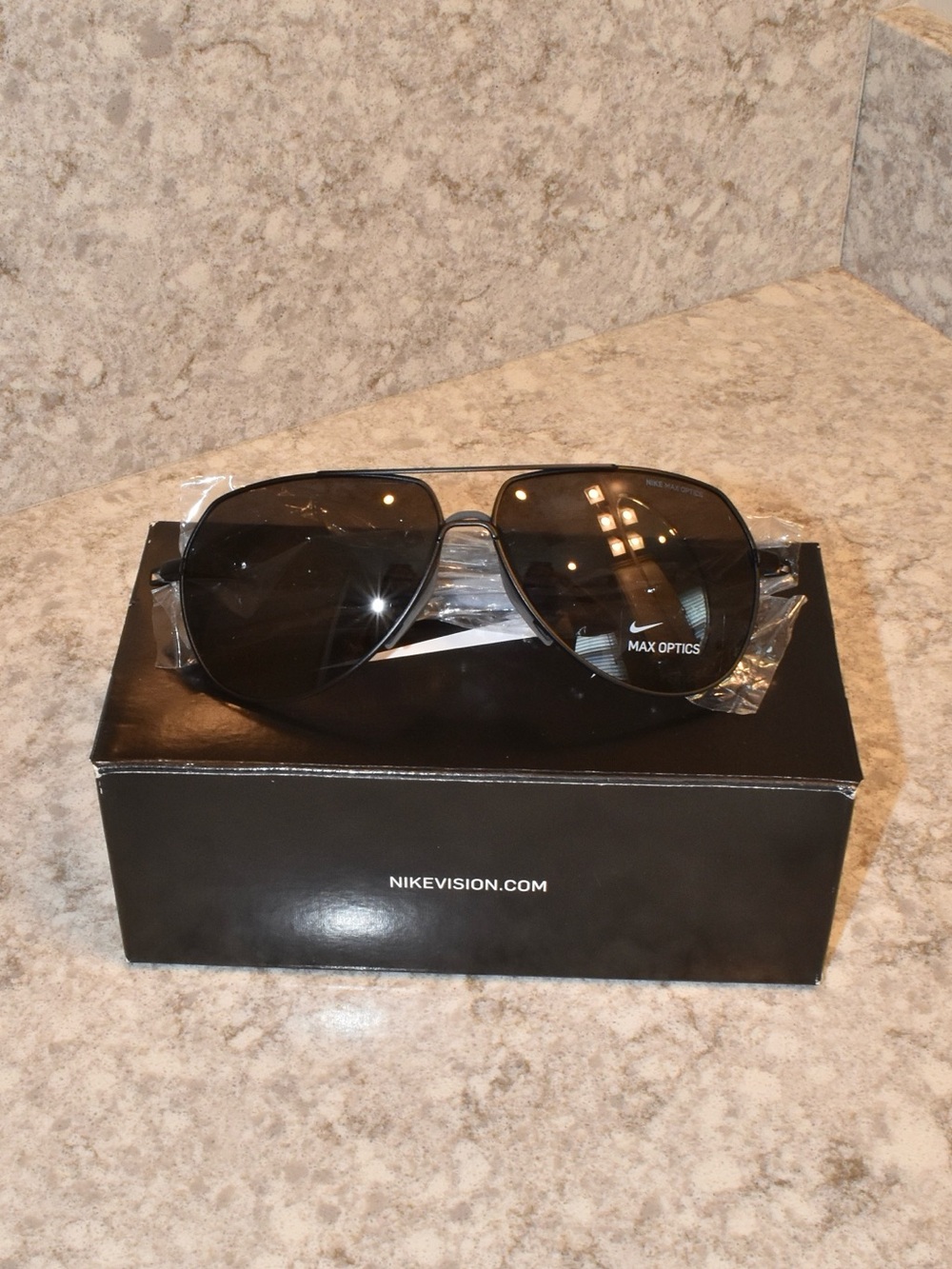 NWT Nike Aviator Sunglasses in Black